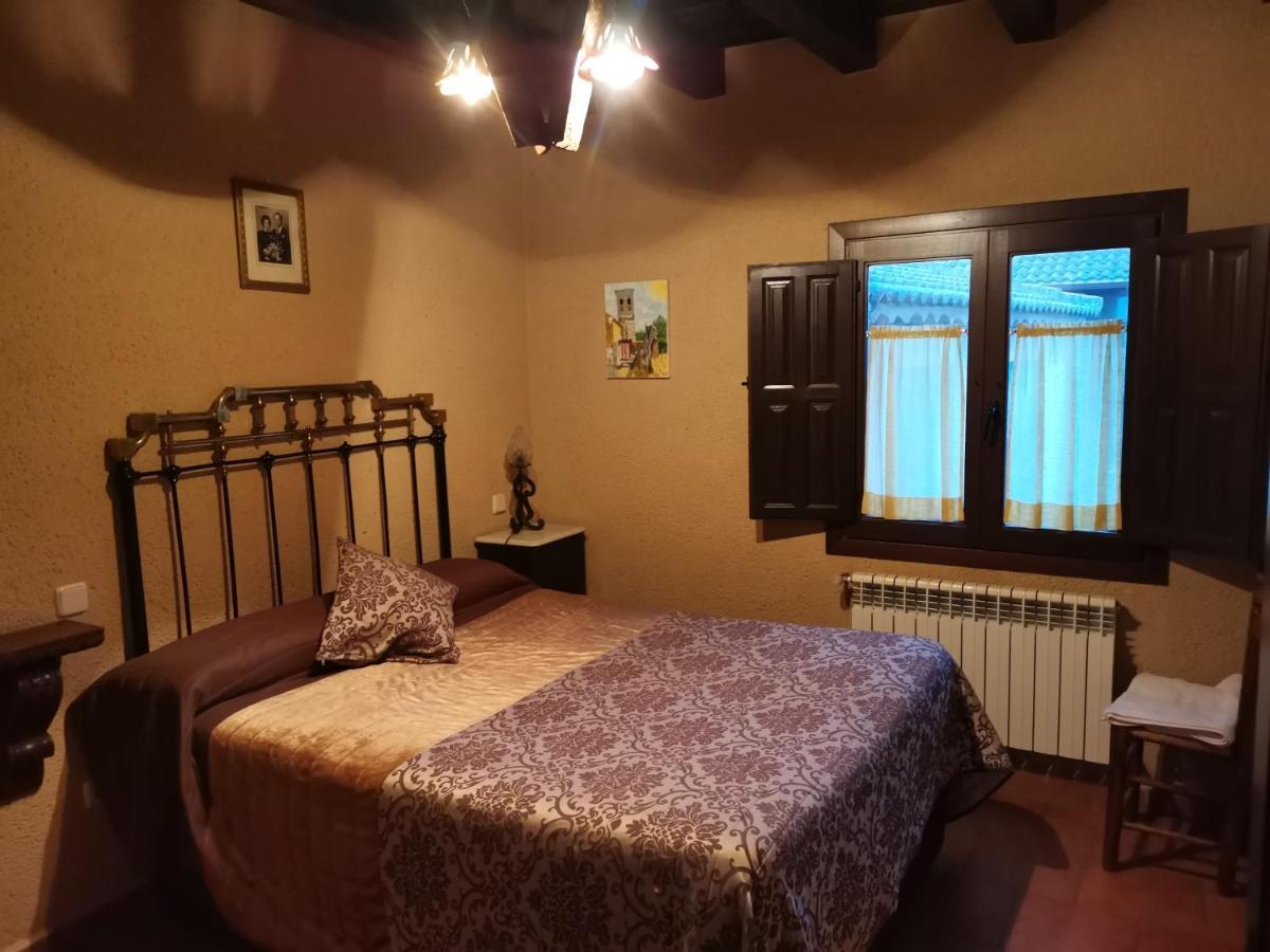 Casa Rural La Casa De Los Pollos Turrubuelo المظهر الخارجي الصورة